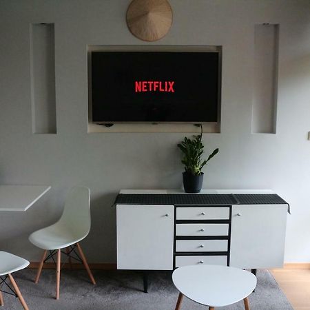 Old Town Garden Apartment Netflix Varsovia Exterior foto